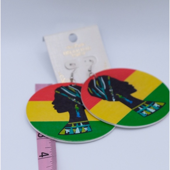 Wooden African Queen Dream Plus  Earrings Lightweight - Picture 8 of 9